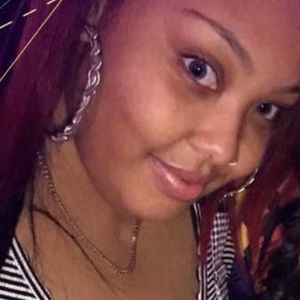 Meet your Posher, Awilda